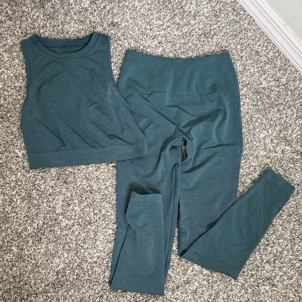 Alphalete Sea Green Activewear Set